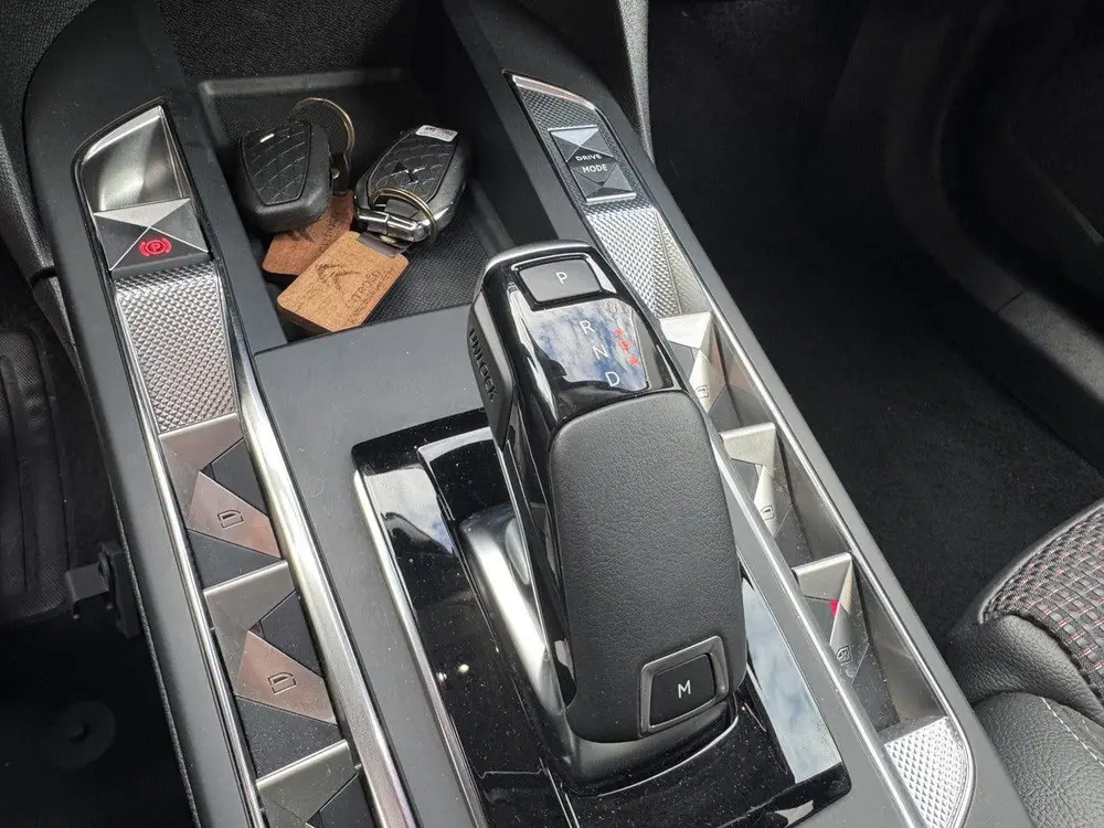 DS Automobiles DS 3 DS DS 3 Hybrid 136pk Performance Line Auto uit 2024, foto 19