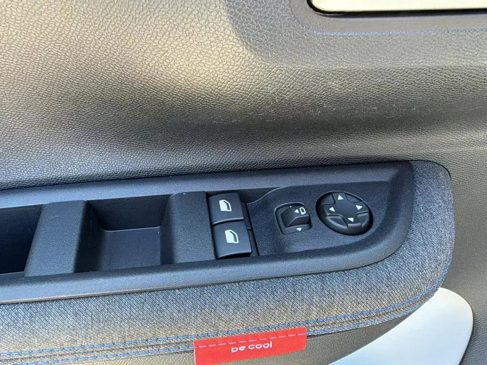 Citroën C3 1.2 Hybrid 110pk Automaat Parkeersensoren uit 2026, foto 19