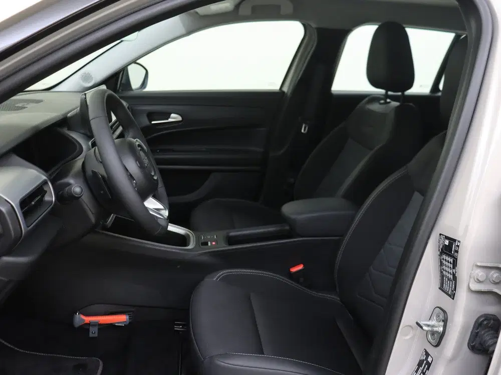 Jeep Avenger 1.2 e-Hybrid Altitude uit 2025, foto 10