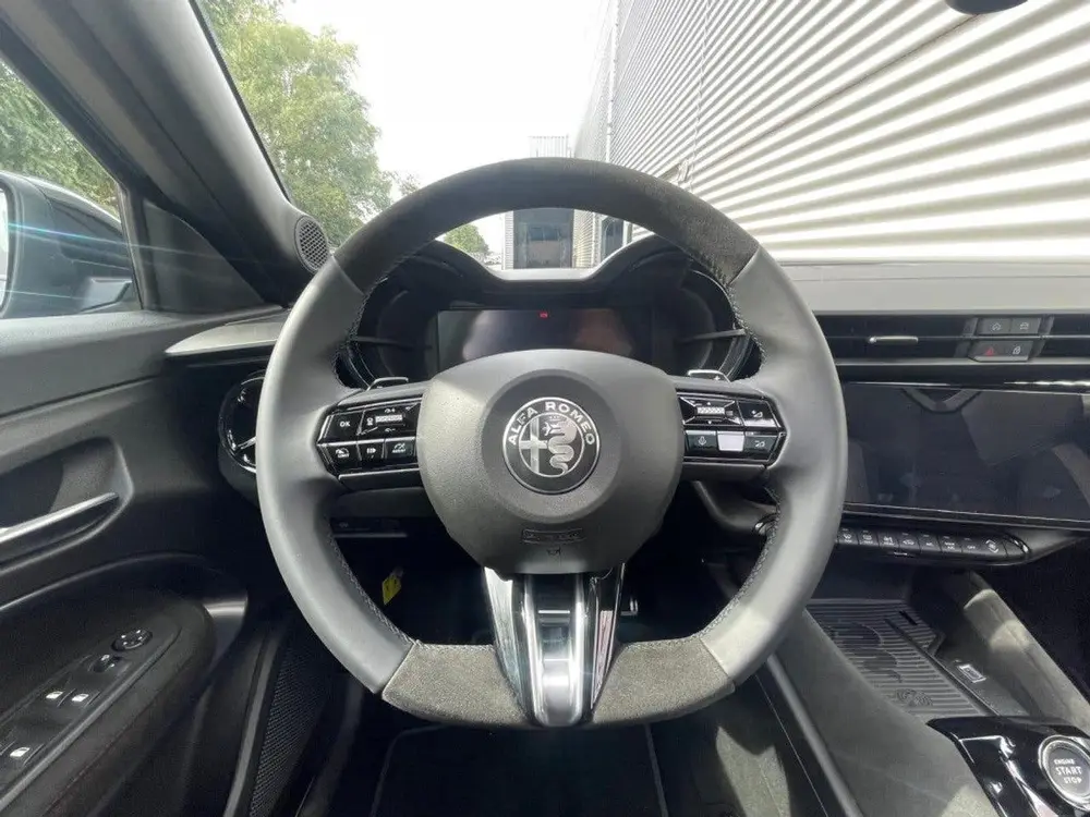 Alfa Romeo Junior 1.2 Turbo Hybrid 4WD Ibrida Q4 uit 2025, foto 11