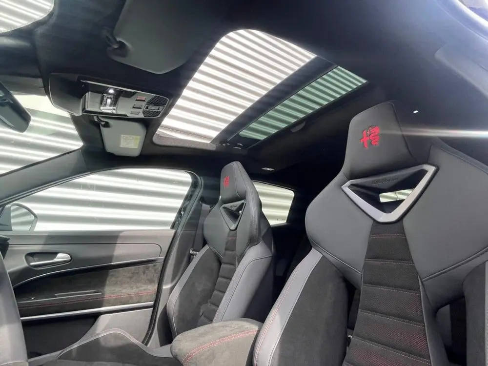 Alfa Romeo Junior 1.2 Turbo Hybrid 4WD Ibrida Q4 uit 2025, foto 14
