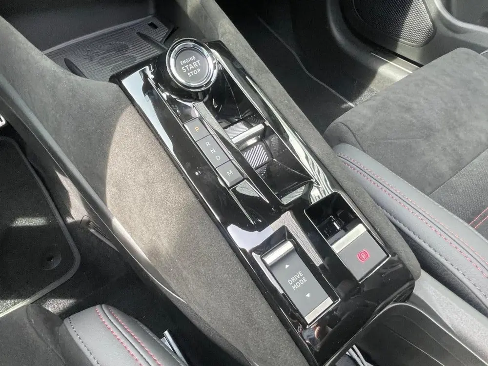 Alfa Romeo Junior 1.2 Turbo Hybrid 4WD Ibrida Q4 uit 2025, foto 17