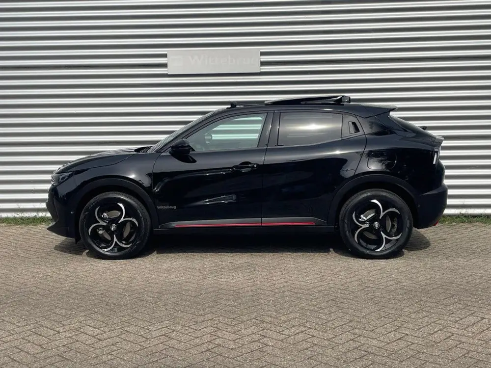 Alfa Romeo Junior 1.2 Turbo Hybrid 4WD Ibrida Q4 uit 2025, foto 3
