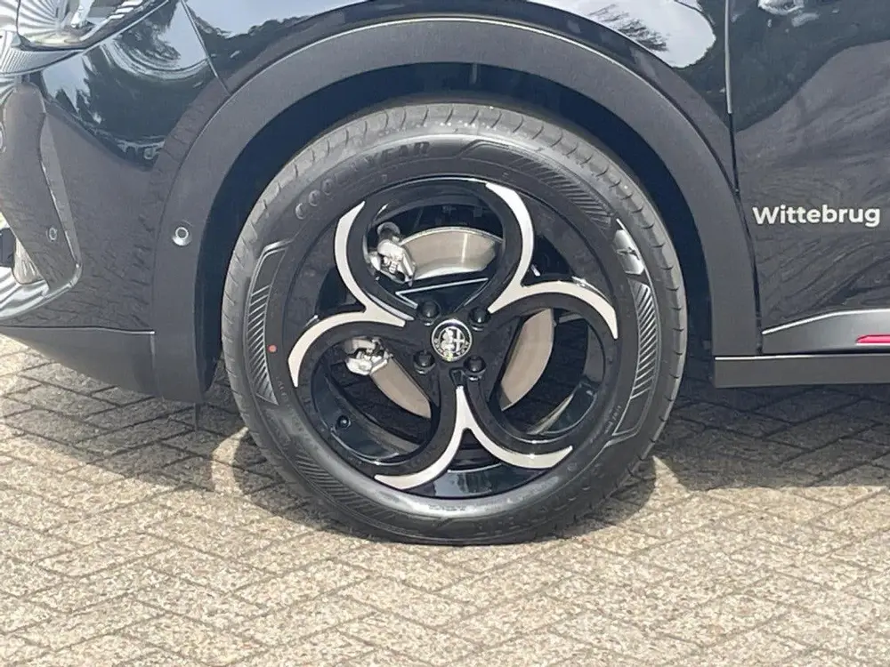 Alfa Romeo Junior 1.2 Turbo Hybrid 4WD Ibrida Q4 uit 2025, foto 8