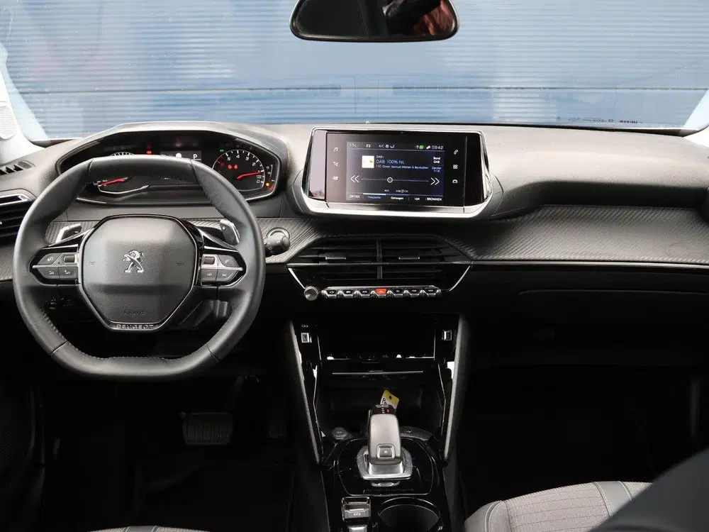Peugeot 2008 130pk Allure uit 2022, foto 12