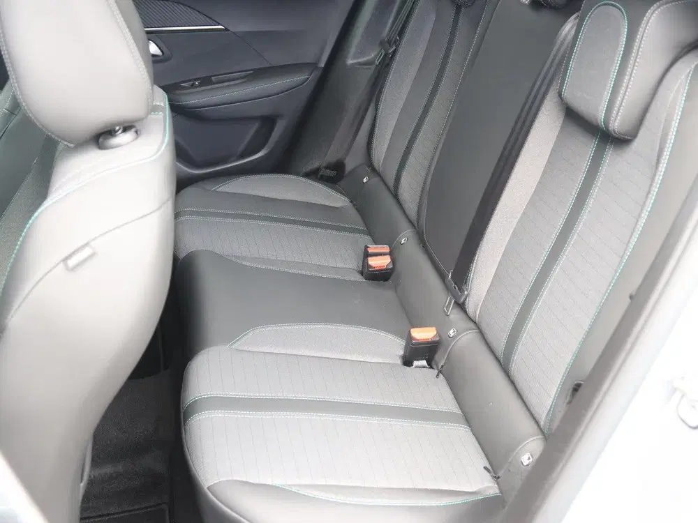 Peugeot 2008 130pk Allure uit 2022, foto 14