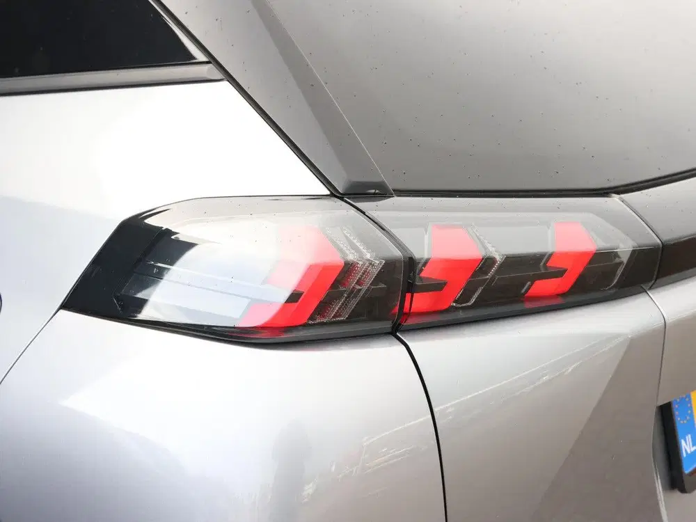 Peugeot 2008 130pk Allure uit 2022, foto 16