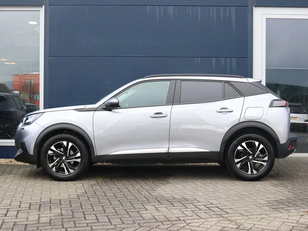 Peugeot 2008 130pk Allure uit 2022, foto 2