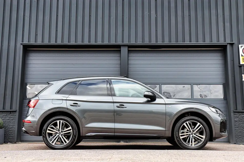Audi Q5 55 TFSIe Quattro Competition 3x S-Line uit 2021, foto 3