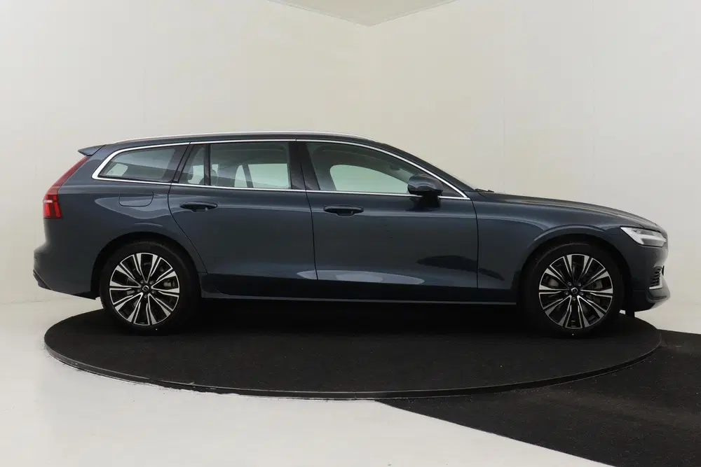 Volvo V60 T8 PLUG-IN HYBRID AWD PLUS PERFORMANCE ED. uit 2026, foto 13