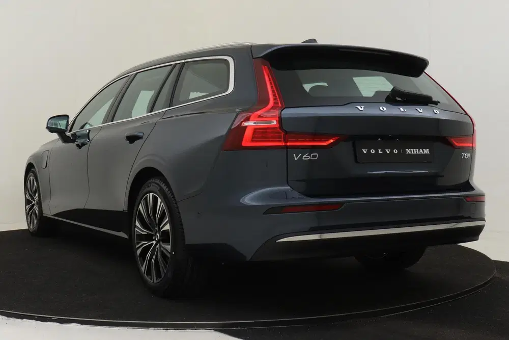 Volvo V60 T8 PLUG-IN HYBRID AWD PLUS PERFORMANCE ED. uit 2026, foto 5