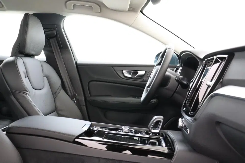 Volvo V60 T8 PLUG-IN HYBRID AWD PLUS PERFORMANCE ED. uit 2026, foto 8