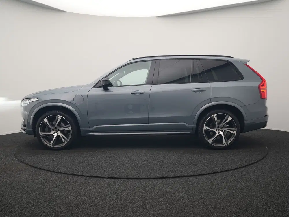 Volvo XC90 T8 Recharge AWD R-Design 7 Persoons Long R uit 2022, foto 2