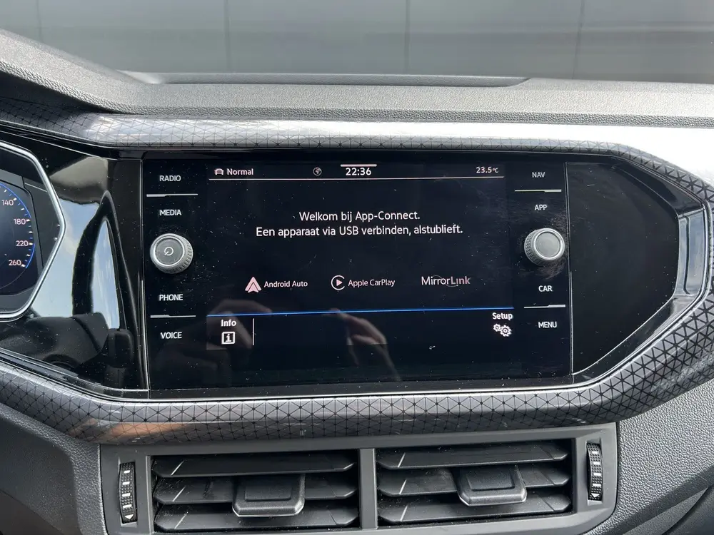 Volkswagen T-Cross 1.5 TSI 150 PK AUTOMAAT Business R LINE 1 uit 2020, foto 13