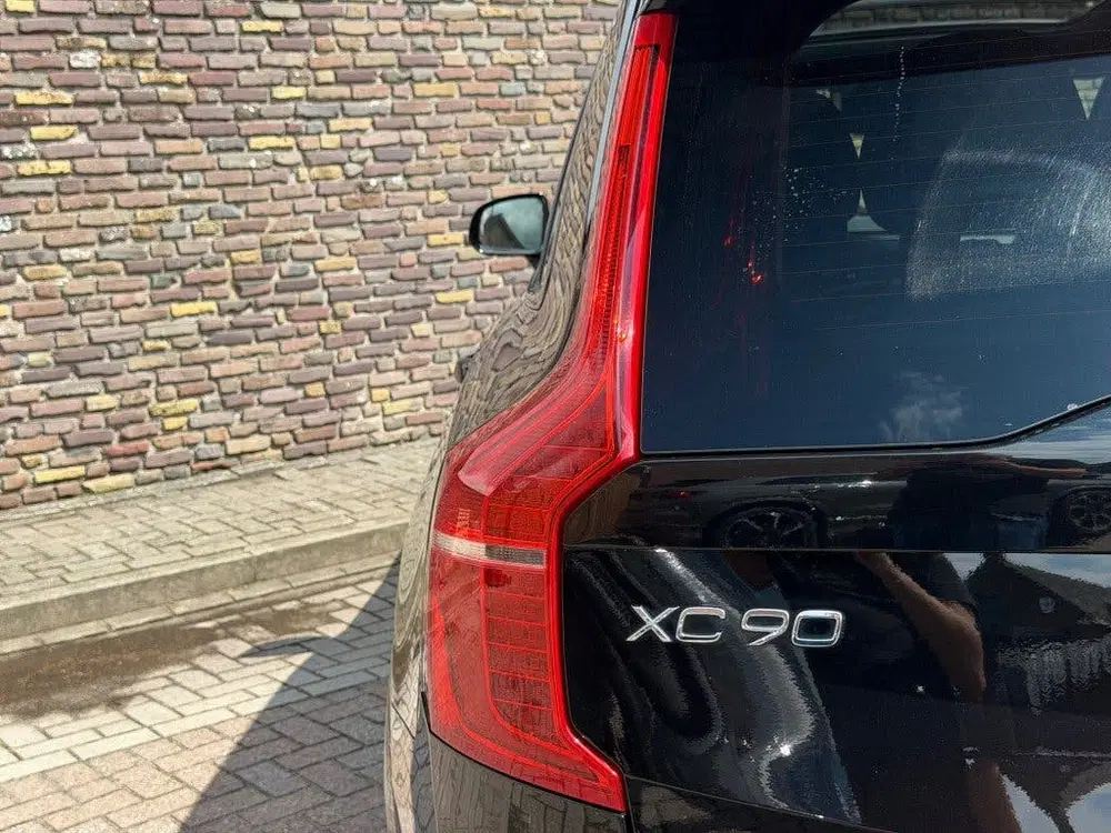 Volvo XC90 2.0 T8 AWD R-DESIGN Long Range Panodak Tre uit 2021, foto 13
