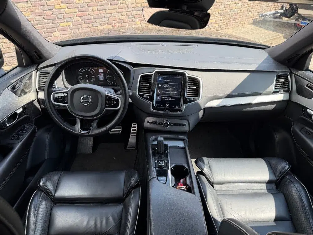 Volvo XC90 2.0 T8 AWD R-DESIGN Long Range Panodak Tre uit 2021, foto 2