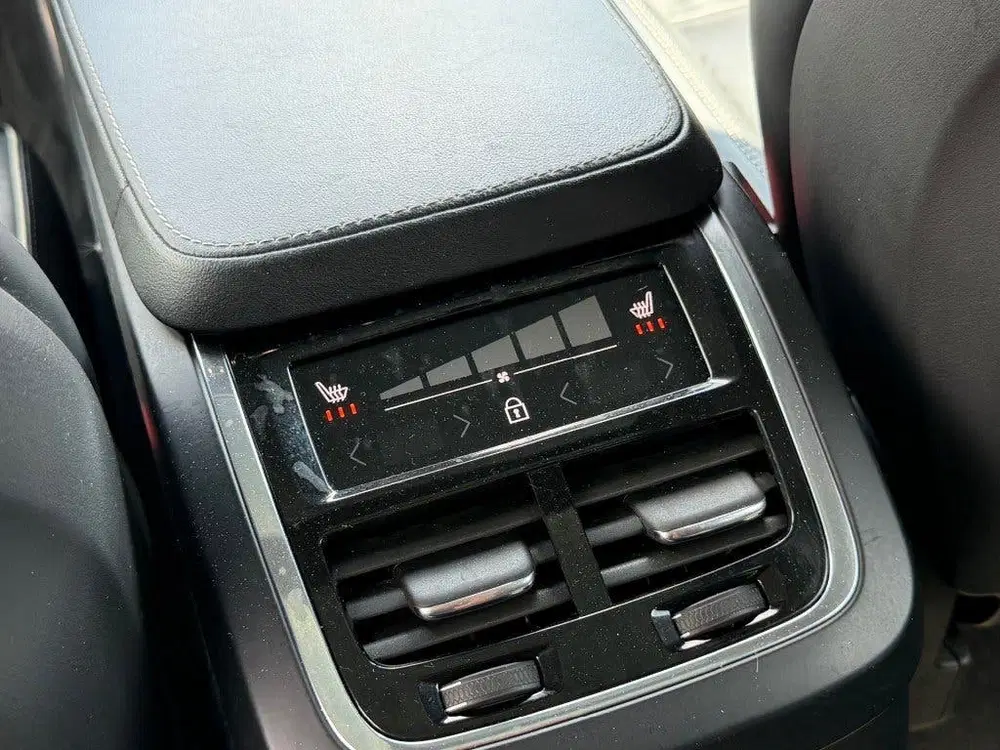 Volvo XC90 2.0 T8 AWD R-DESIGN Long Range Panodak Tre uit 2021, foto 19