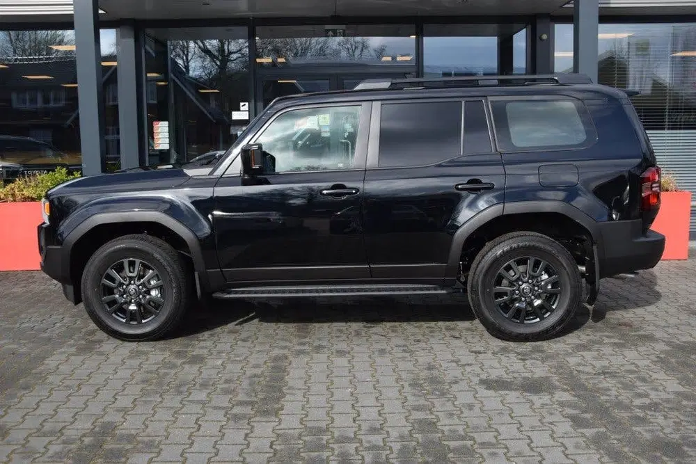 Toyota Land Cruiser 2.8 D-4D 5DRS TX-L A uit 2024, foto 2