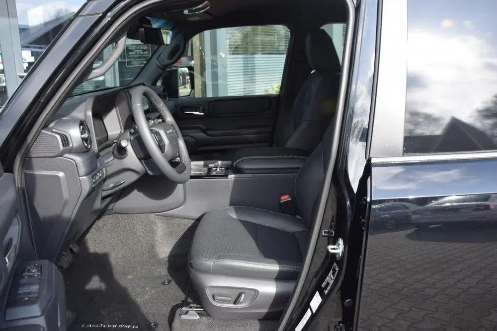 Toyota Land Cruiser 2.8 D-4D 5DRS TX-L A uit 2024, foto 8