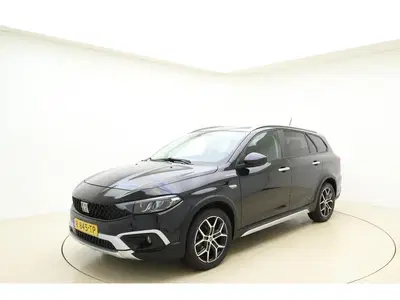 Fiat Tipo Stationwagon Cross 1.5 Hybrid Automaat uit 2022