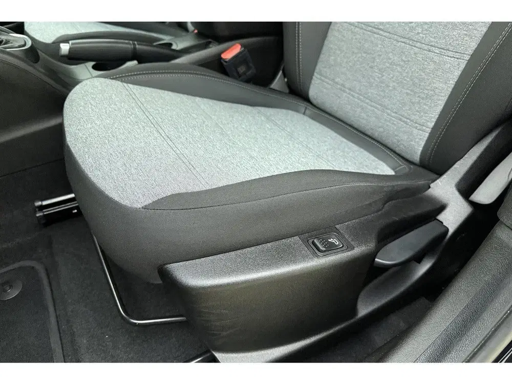 Fiat Tipo Stationwagon Cross 1.5 Hybrid Automaat uit 2022, foto 17