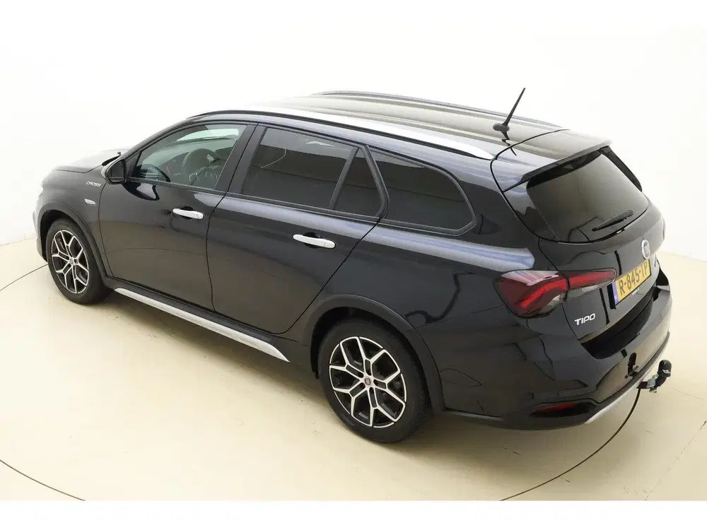 Fiat Tipo Stationwagon Cross 1.5 Hybrid Automaat uit 2022, foto 4