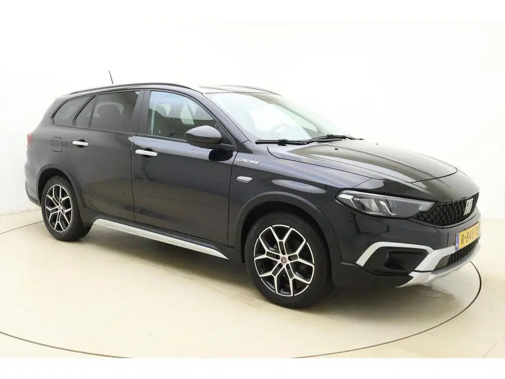 Fiat Tipo Stationwagon Cross 1.5 Hybrid Automaat uit 2022, foto 8