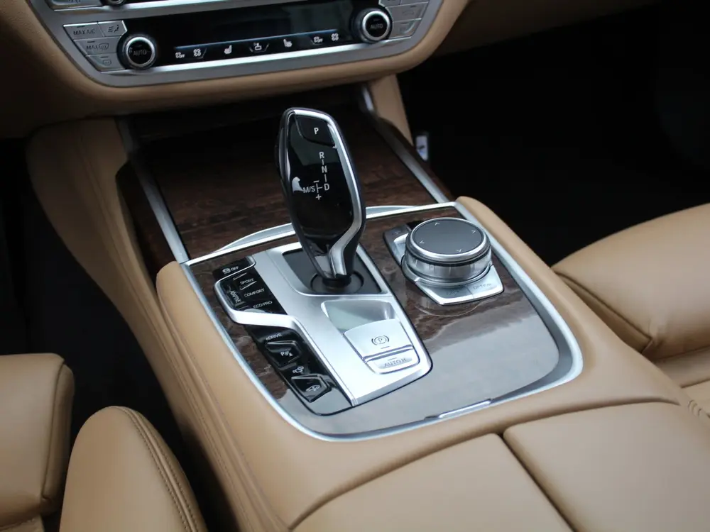 BMW 7-serie 7 Serie 740Le iPerformance High Executive uit 2019, foto 10