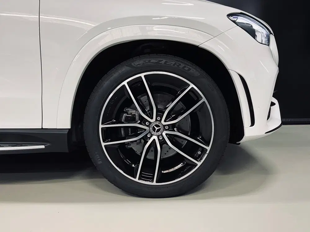 Mercedes-Benz GLE 350 d 4MATIC AMG Grijs Kenteken uit 2020, foto 2