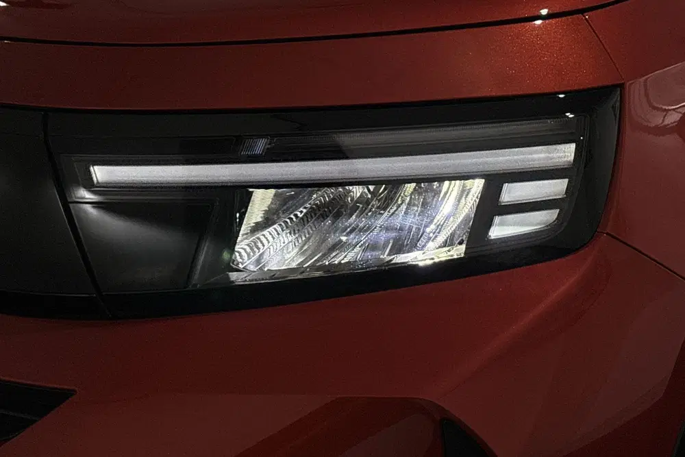 Opel Frontera Electric Edition 44 kWh Camera Apple CarPl uit 2026, foto 18