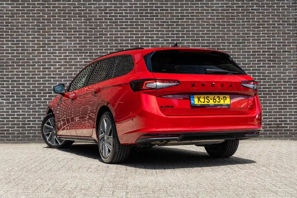 Skoda Superb 1.5 TSI 204pk PHEV Sportline Business uit 2025, foto 12