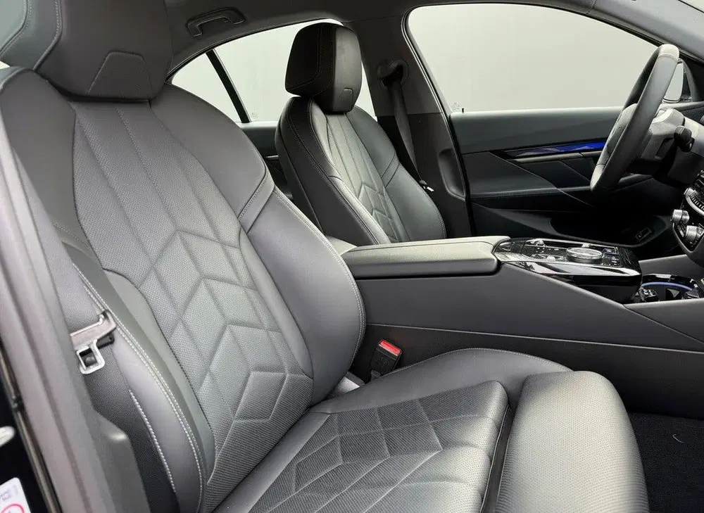 BMW i5 eDrive40 84 kWh uit 2024, foto 10