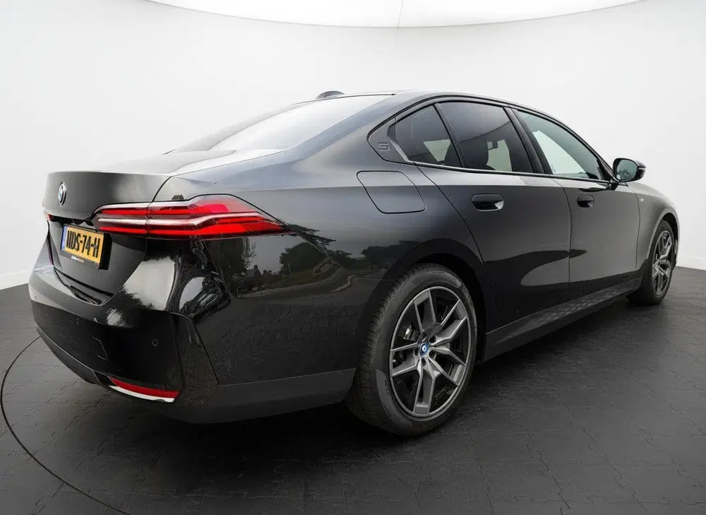 BMW i5 eDrive40 84 kWh uit 2024, foto 6