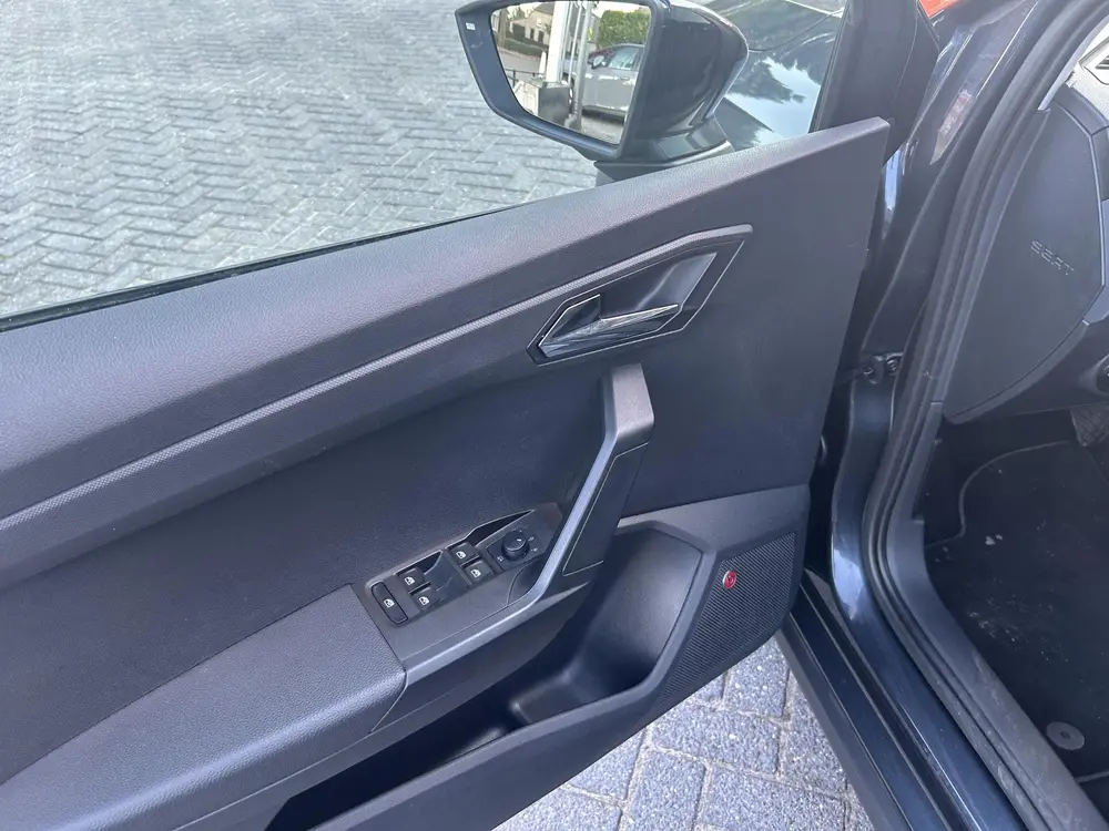 SEAT Arona 1.0 TSI Style Business Intense uit 2019, foto 13