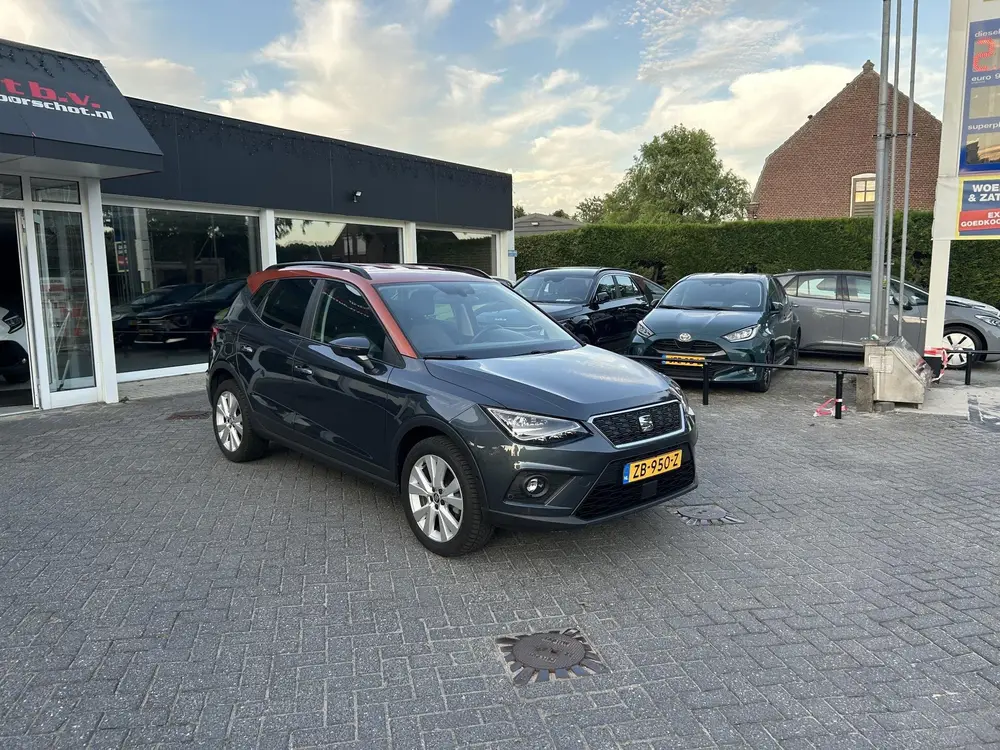 SEAT Arona 1.0 TSI Style Business Intense uit 2019, foto 2
