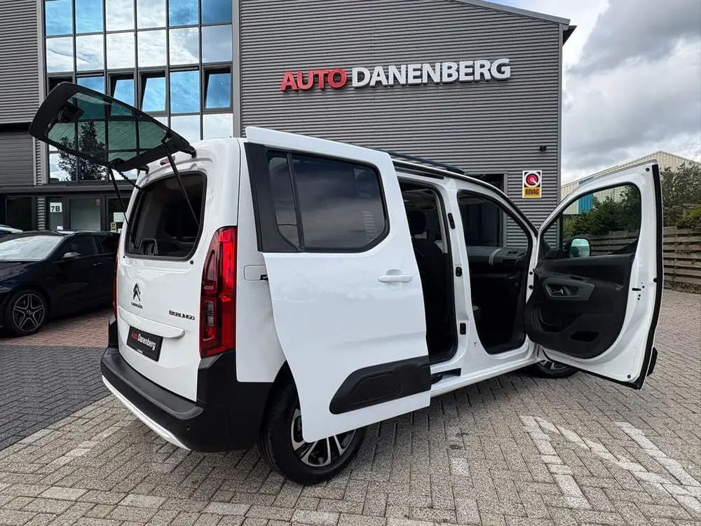 Citroën Berlingo Citroen Berlingo 1.2 PureTech Shine WEINIG KM! NIEUW! uit 2019, foto 3