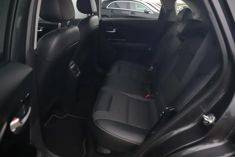 Kia Niro 1.6 GDi Hybrid DynamicLine 140PK Automaat Half Lede uit 2019, foto 9
