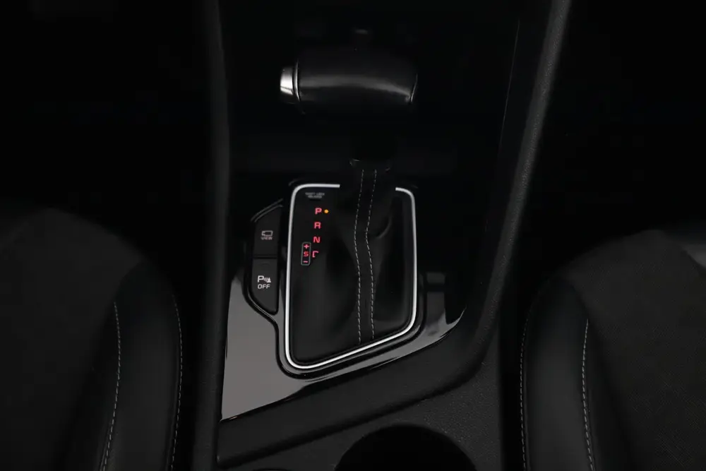 Kia Niro 1.6 GDi Hybrid DynamicLine 140PK Automaat Half Lede uit 2019, foto 15