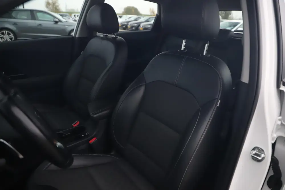 Kia Niro 1.6 GDi Hybrid DynamicLine 140PK Automaat Half Lede uit 2019, foto 9