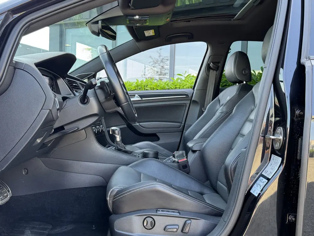 Volkswagen Golf 7,5 R Performance 2.0 TSI 301pk 4Motion DSG uit 2019, foto 7