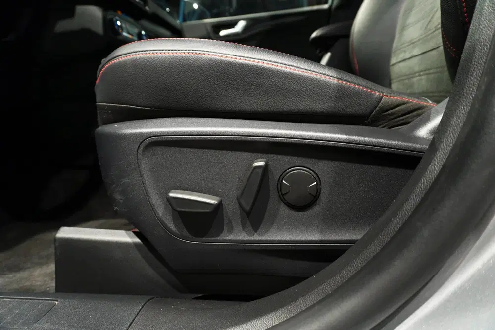 Ford Kuga 2.5 PHEV ST-Line X Stoel uit 2023, foto 7