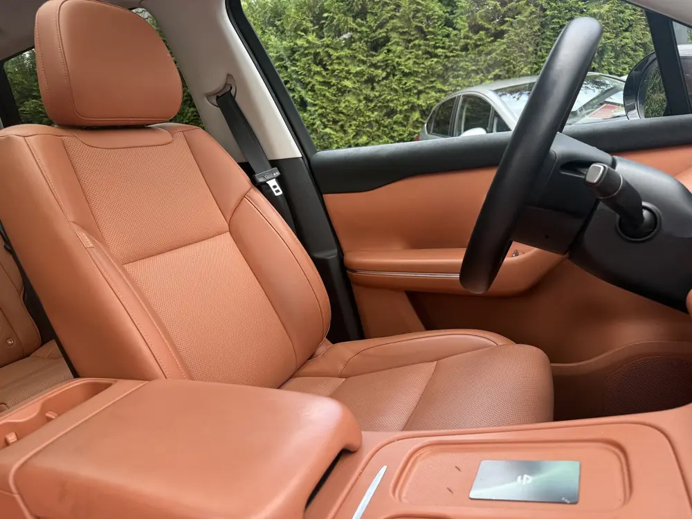 Leapmotor C10 Design REEV 28.4 kWh, PHEV | Leer | Pano | Cam uit 2025, foto 2