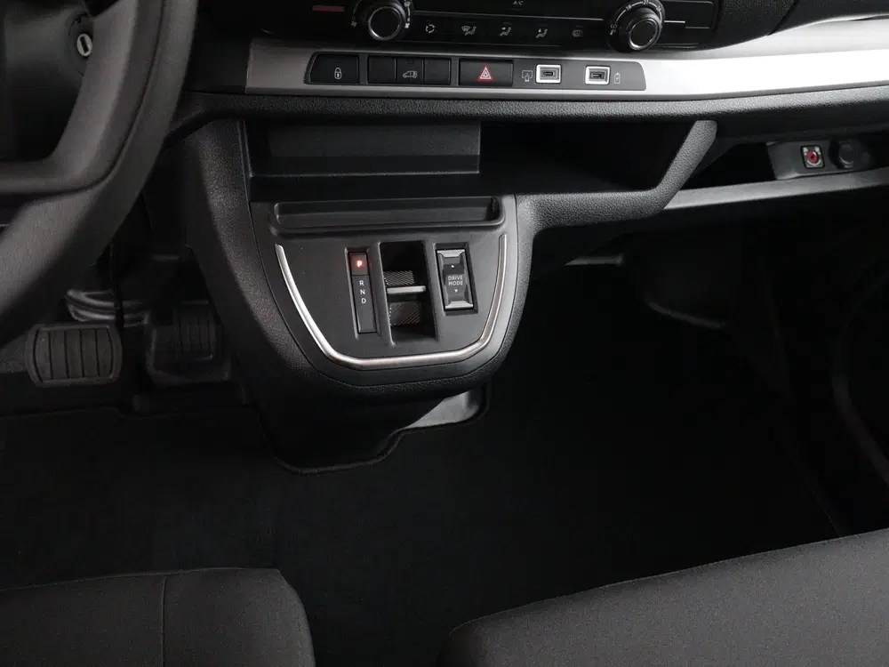 Toyota Proace Challenger Extra Range 75 kWh uit 2024, foto 9