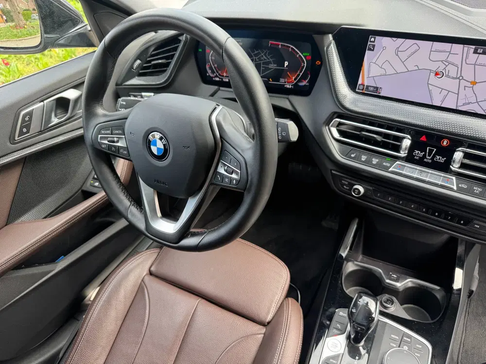 BMW 1-serie 118i High Executive edition uit 2020, foto 10