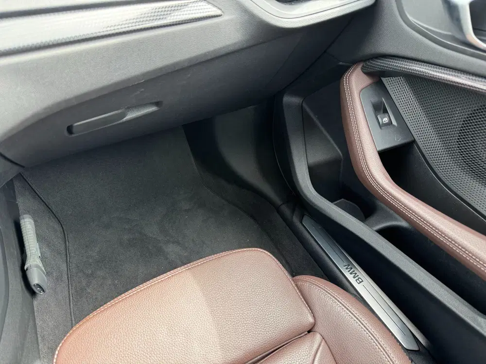 BMW 1-serie 118i High Executive edition uit 2020, foto 13