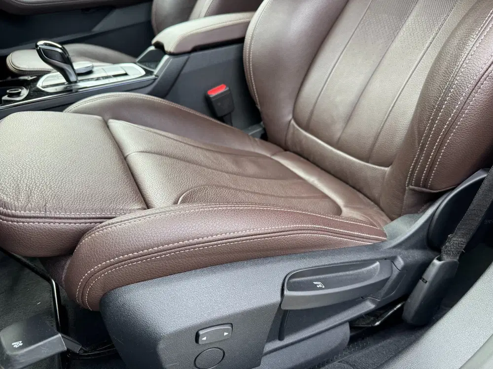 BMW 1-serie 118i High Executive edition uit 2020, foto 14