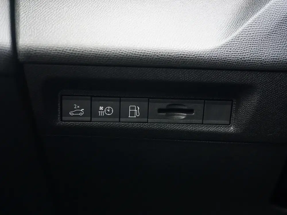 Peugeot 308 1.6 Plug-in Hybrid 225 GT uit 2024, foto 15