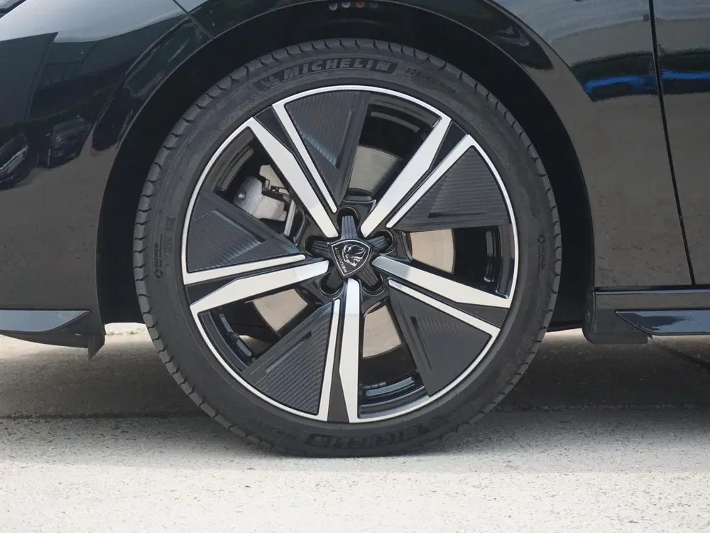 Peugeot 308 1.6 Plug-in Hybrid 225 GT uit 2024, foto 7