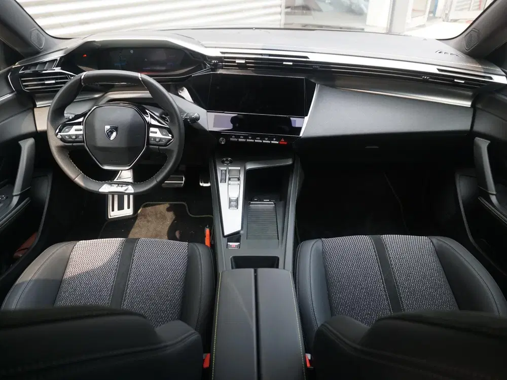 Peugeot 308 1.6 Plug-in Hybrid 225 GT uit 2024, foto 9