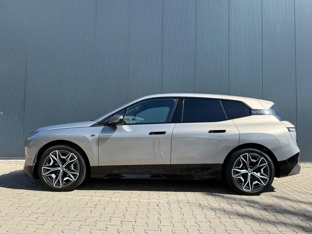 BMW IX M60 Excellence Sky/Massage/Softclose/Trekhaak uit 2023, foto 3